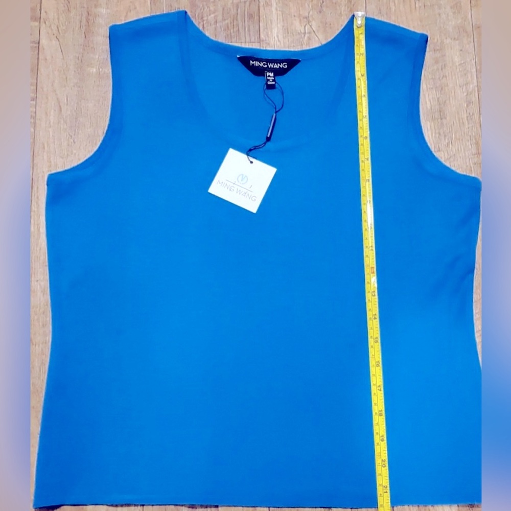 Beautiful Royal blue sleeveless tank - petite medium. Smoke & pet free home